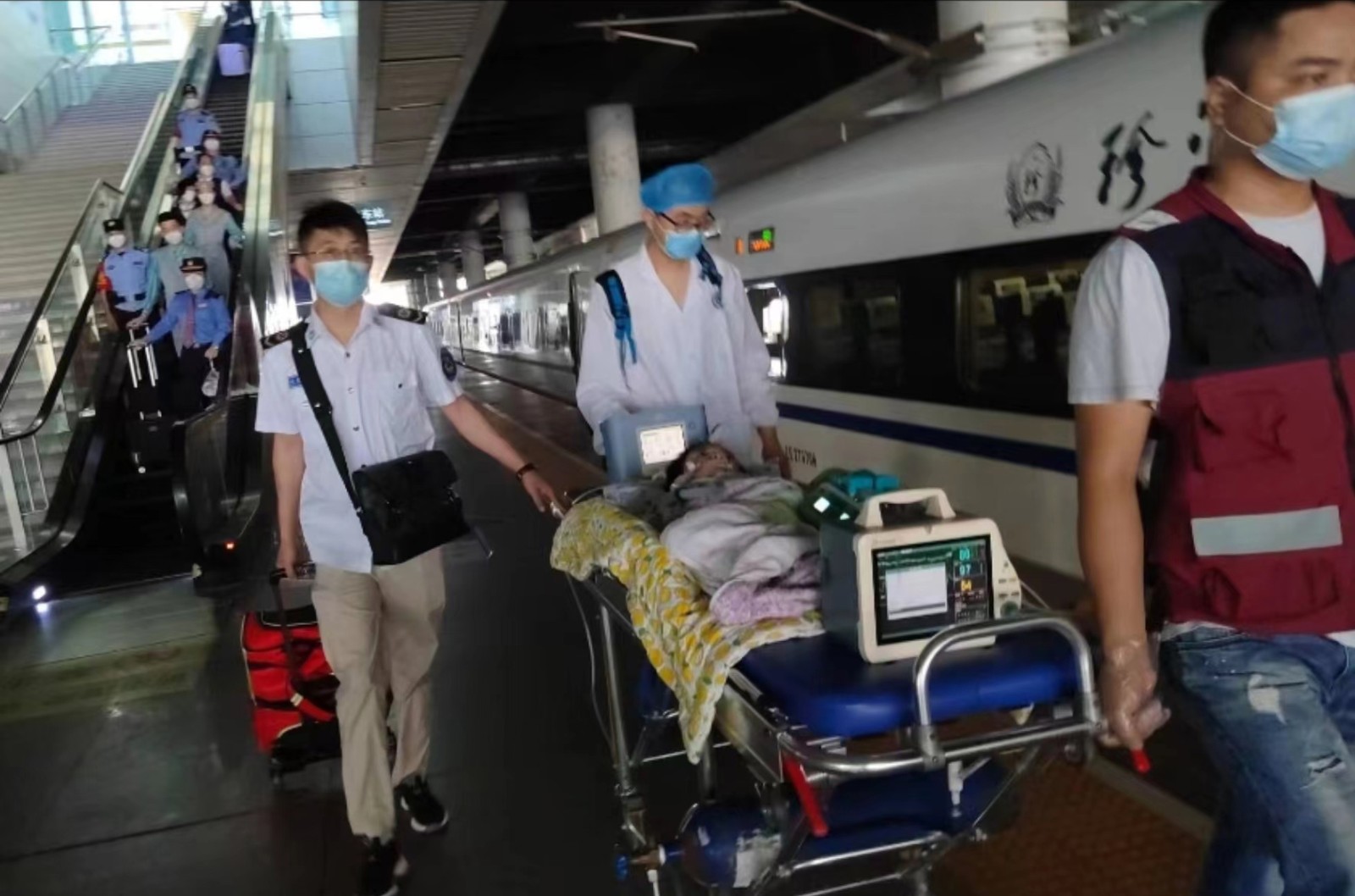 安国市高铁转运公司